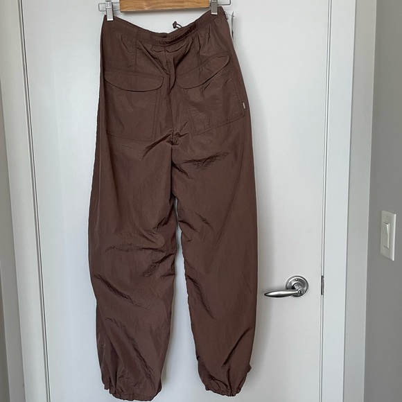 Rich Brown Aritzia TNA Cargo Pants - Picture 2 of 5